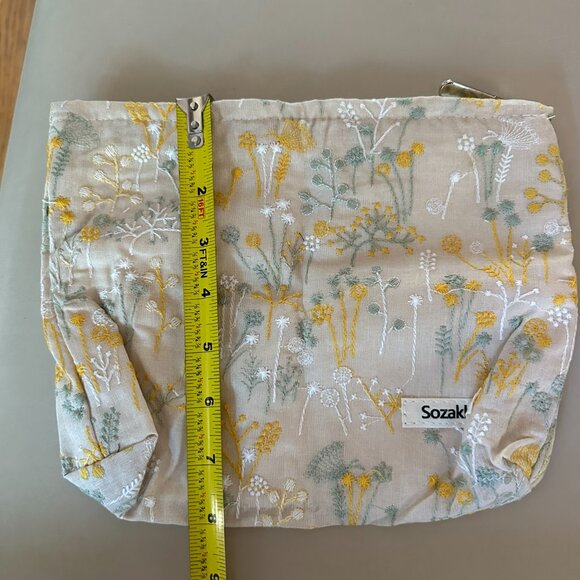 Makeup bag, Flower Cosmetic Bag 7.1" x 10" x 2" new in package - Picture 8 of 8